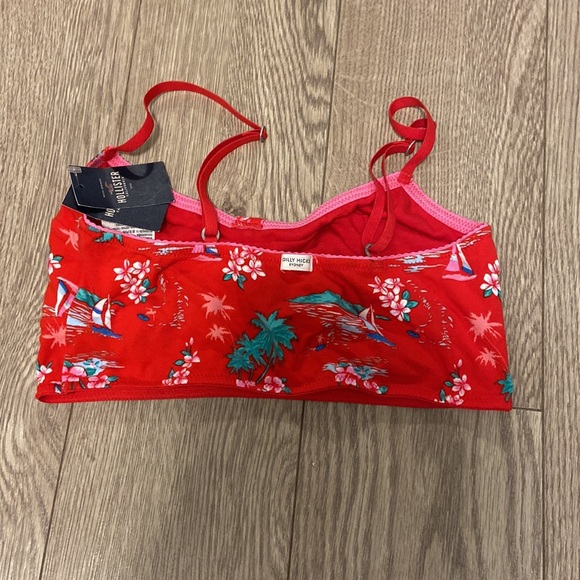 Brand new Hollister bralette in size Small - Picture 2 of 2